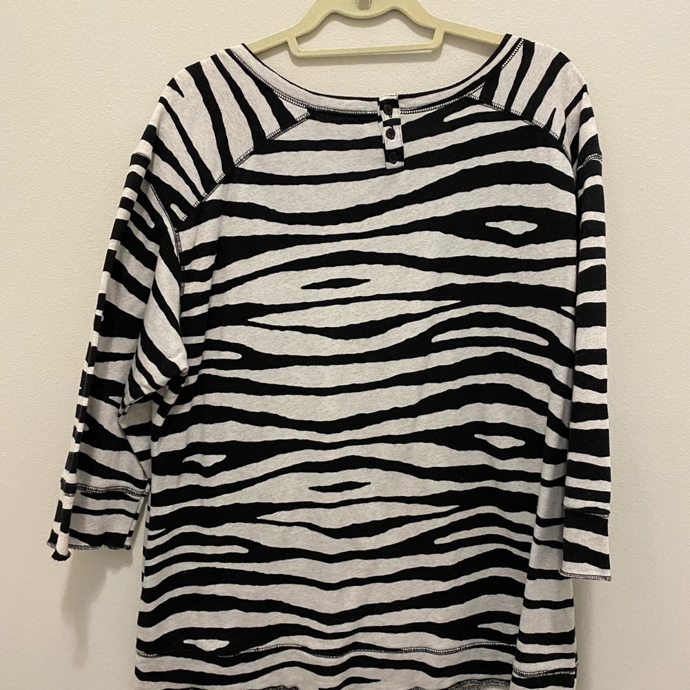 Sejour 1xl black and white striped long sleeve. Great fit - Picture 8 of 10